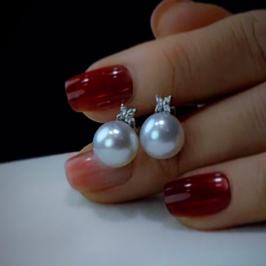 “月光”18k澳白珍珠耳钉 商品图8