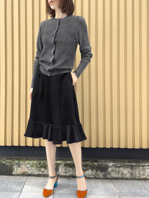 TYNVIE 黑色荷叶边下摆A字及膝长裙 商品图3