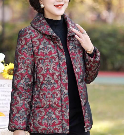 A90119中老年奶奶羽绒服冬季新款加厚保暖短款洋气时尚高贵胖妈妈厚外套 商品图2