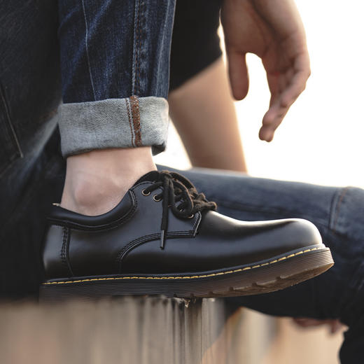 【马登男鞋】黑色低帮大头鞋夏季商务男鞋休闲工装鞋英伦风马丁靴正装真皮鞋子 商品图3