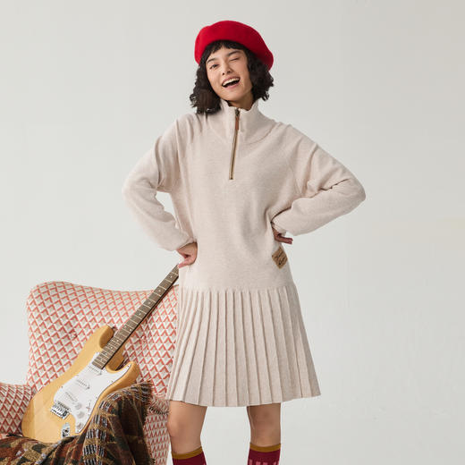 谜底针织连衣裙女2024冬季新品时尚高领A型直筒裙百褶裙244MZ1890 商品图1