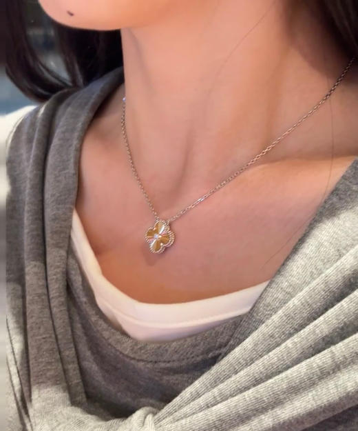 VCA 24圣诞限定镭射四叶草项链110104 商品图4