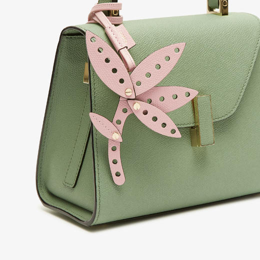 ENGINEERING BEAUTY 花朵挂饰 商品图1