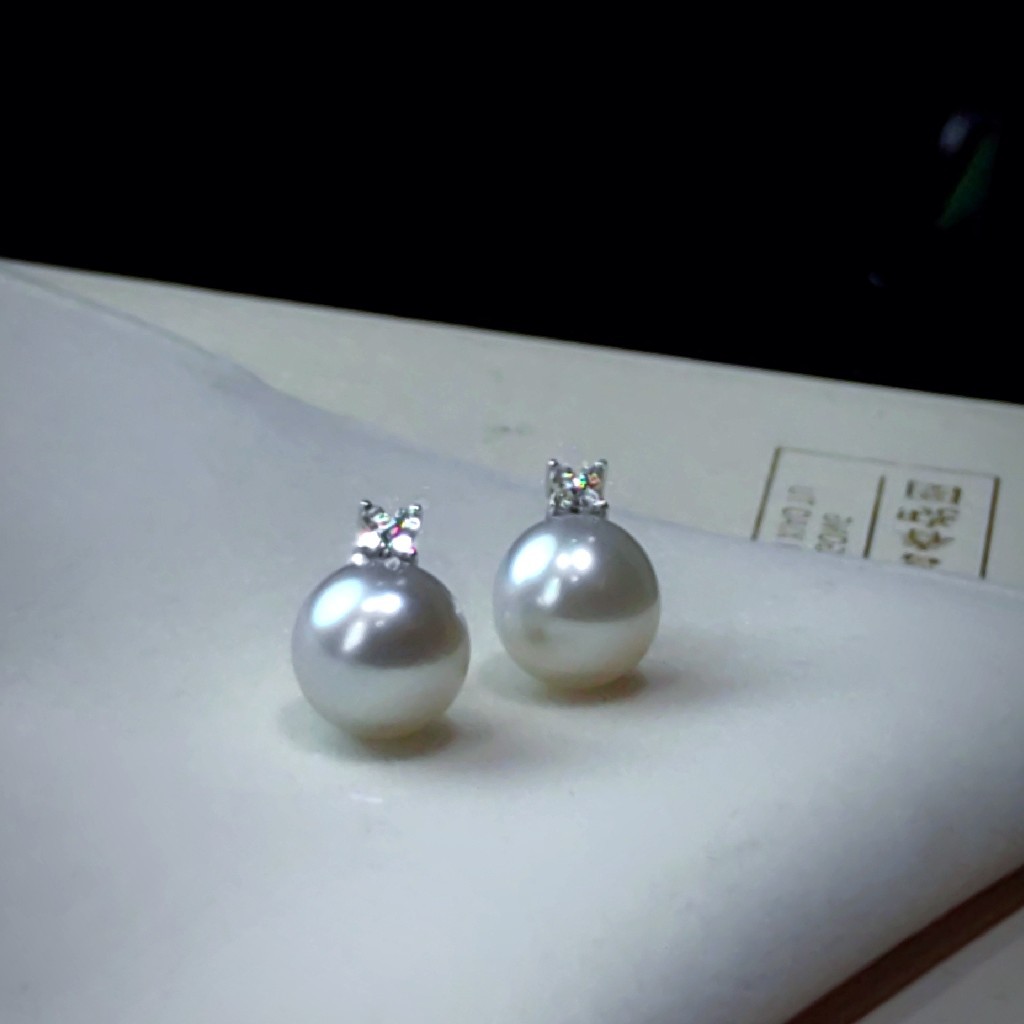 “月光”18k澳白珍珠耳钉