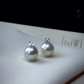 “月光”18k澳白珍珠耳钉