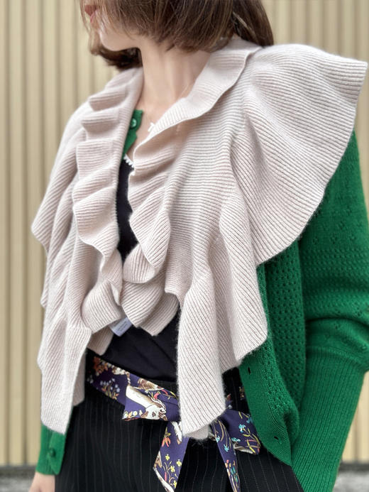 TYNVIE 奢华羊绒荷叶边领围巾-米色 商品图7