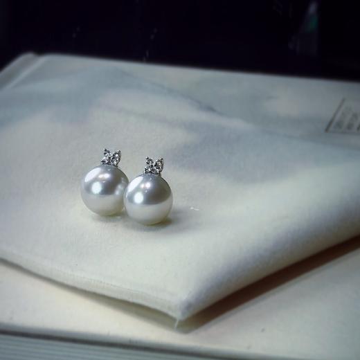 “月光”18k澳白珍珠耳钉 商品图3