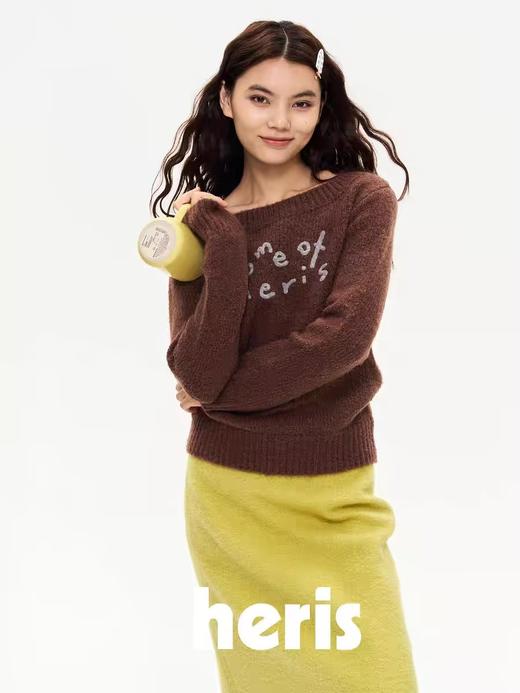 heris/H44103a/H44103b/H44103c/手写标语刺绣 一字肩慵懒氛围感毛衣 商品图2