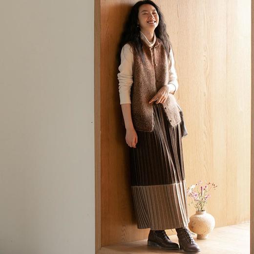 牧衣游原创 渐变色澳毛混纺马夹女新款细腻柔软百搭毛织马甲 言朔 商品图2