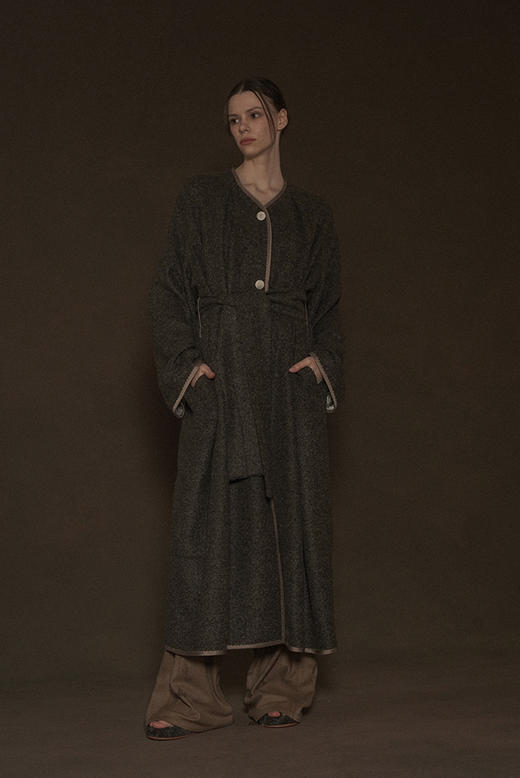 Mutedance  榄灰绿绵羊毛腰带长外套 商品图4