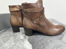 瑕疵ECCO/爱步 女士时装靴复古侧拉链粗跟尖头短靴  型塑273173