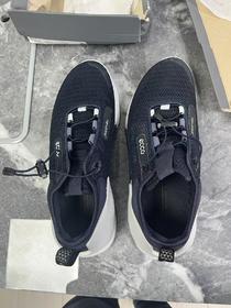 瑕疵ECCO/爱步 男士轻便网面透气户外平跟圆头休闲运动鞋