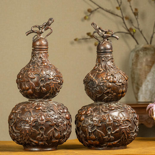 清 沉香木雕福禄万代葫芦形赏瓶（一对） 商品图0