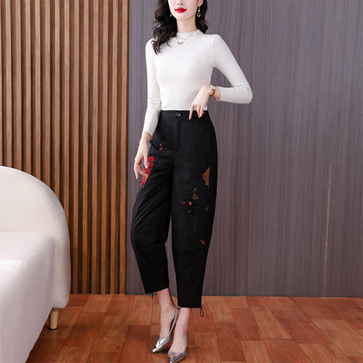 AHMtkne9387 复古民族风印花盘扣棉裤女2024冬季新款宽松显瘦加绒加厚束脚裤 商品图1