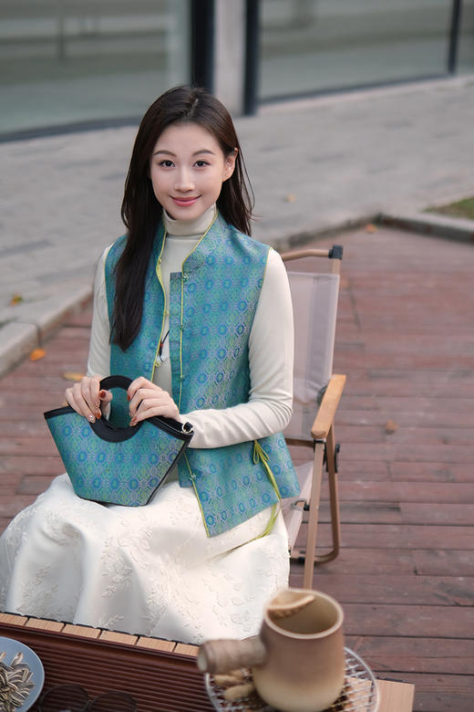 介面DU家定制——宋锦新中式国风包包  国内鼎JI工厂代工 奢品包包代工 金元宝手工宋锦包 宋锦拼接纳帕牛皮 皮质细腻光泽  传递中国传统非遗国风美（介面挚爱粉&花花品质生活粉丝专享） 商品图12