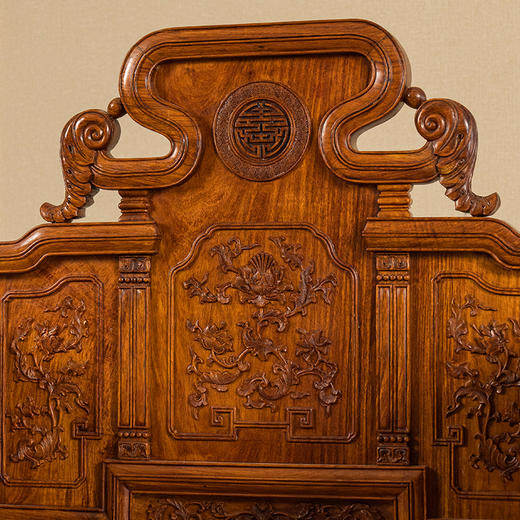 二十世纪 黄花梨宝座式扶手椅成套（两椅一几） 商品图1