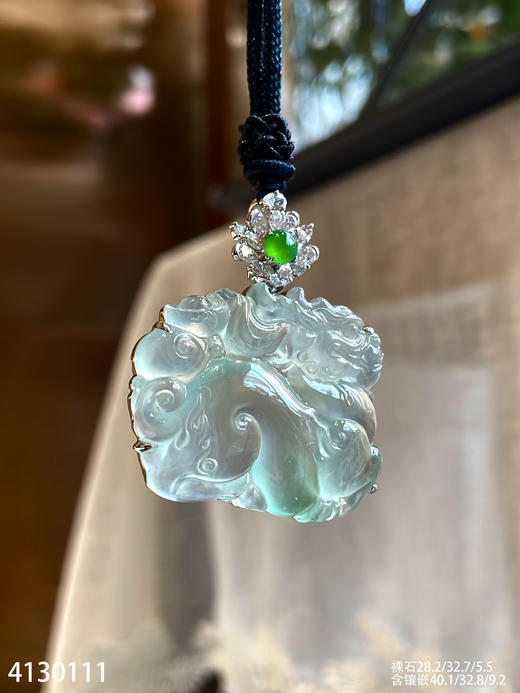 玻璃种飘翠麒麟吊坠【4130111】具体价格微信咨询 商品图3