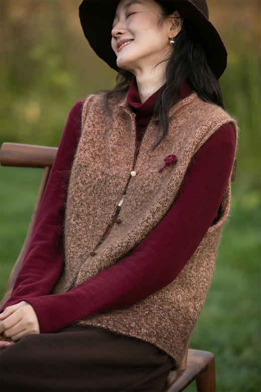 牧衣游原创 渐变色澳毛混纺马夹女新款细腻柔软百搭毛织马甲 言朔 商品图5