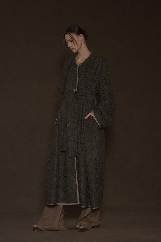 Mutedance  榄灰绿绵羊毛腰带长外套 商品图3