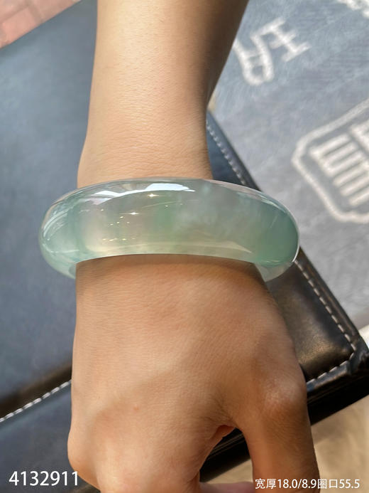 高冰种飘花轮胎镯【4132911】圈口55.5~具体价格微信咨询 商品图4