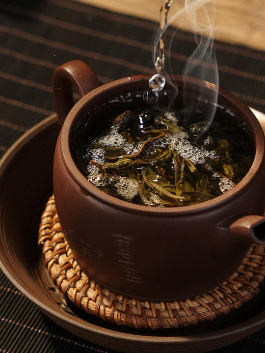 【大黑山】2024年头春头采倚邦新贵云南易武普洱茶生茶357克/饼 5饼/提 拍5发6 商品图7