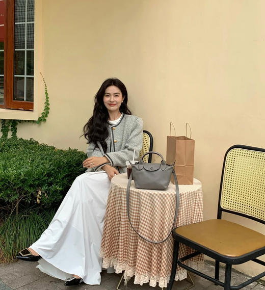 真！小羊皮！专柜3000➕！龙骧小羊皮饺子包！皮感超软糯 ✅超注重细节做工，自用实用，防尘袋包装 ✅柜上经典爆款，12种颜色任选 小身材大能量，超能装，无论怎么穿都好搭️ 商品图7