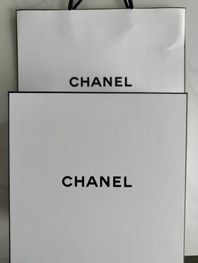 香奈儿原装礼盒+袋子
