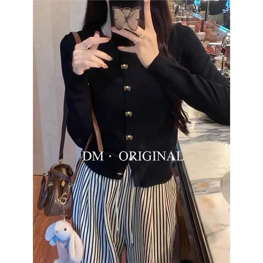 黑天鹅原单开衫 商品图0