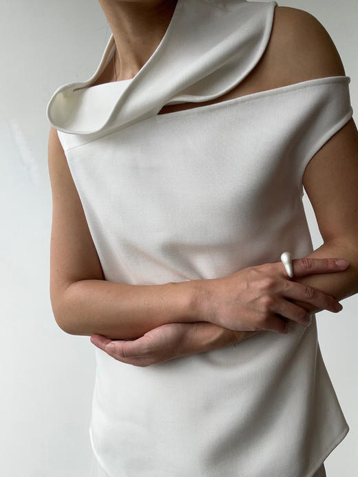 VC｜AW24009 Jaya cut out top 无袖上衣 [ 黑 / 白 / 棕 / 奶白 ] 商品图0