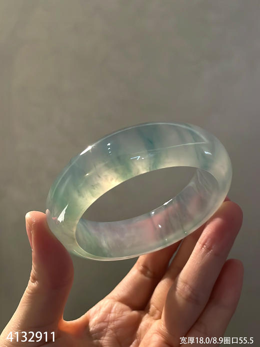 高冰种飘花轮胎镯【4132911】圈口55.5~具体价格微信咨询 商品图0