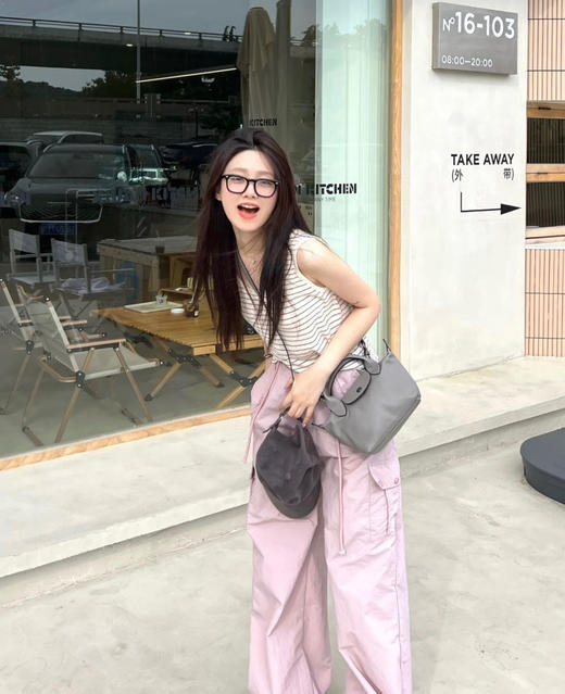 真！小羊皮！专柜3000➕！龙骧小羊皮饺子包！皮感超软糯 ✅超注重细节做工，自用实用，防尘袋包装 ✅柜上经典爆款，12种颜色任选 小身材大能量，超能装，无论怎么穿都好搭️ 商品图14