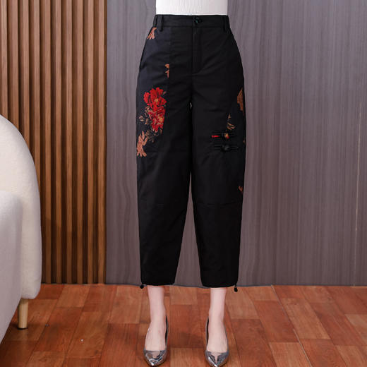 AHMtkne9387 复古民族风印花盘扣棉裤女2024冬季新款宽松显瘦加绒加厚束脚裤 商品图2