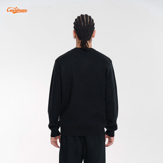 COURTMAN野球帝 美式复古长袖上衣徽章字母圆领毛衣宽松针织衫男 商品图4