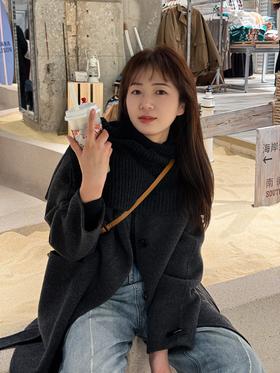 逛街抓拍丨围脖领大衣深得我心