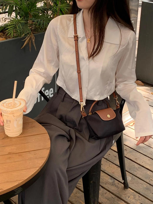 官网💰700+ 送价值¥89的免打孔真皮斜挎背带🙀【龙骧单柄化妆包 可手拎/可斜挎】✅原版材料，原版五金，真皮+防水尼龙！秒杀市面PU版✨22个全新色系加持，搭配各种服装都毫无压力~ 商品图12