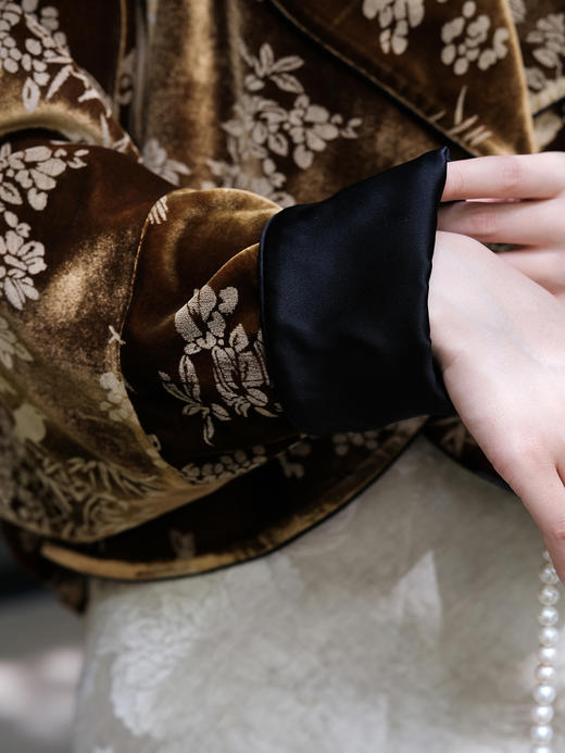 盛唐牡丹| 金棕色喜上眉梢丝绒外套 商品图2