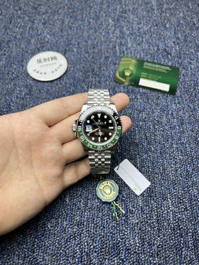 劳力士格林尼治型GMT系列“雪碧圈” 左撇款 男士腕表 原装开模
机芯：搭载改Cal.3285