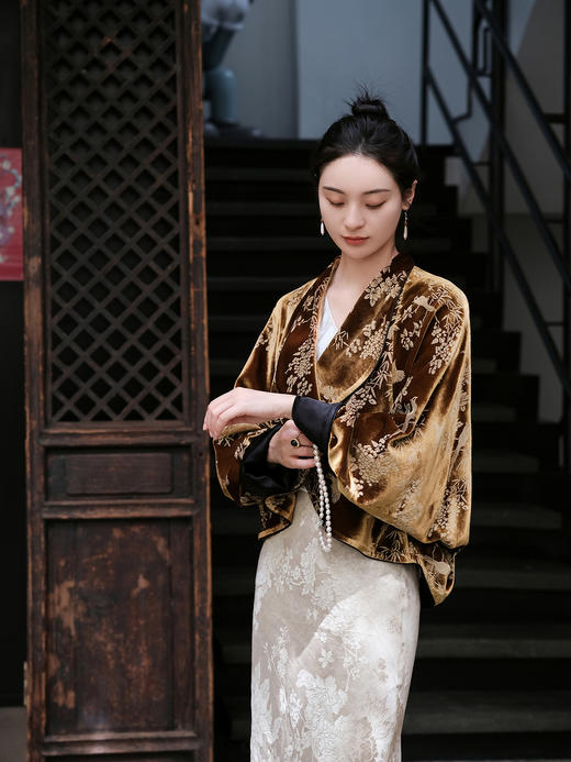 盛唐牡丹| 金棕色喜上眉梢丝绒外套 商品图3