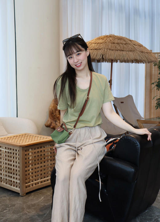 官网💰700+ 送价值¥89的免打孔真皮斜挎背带🙀【龙骧单柄化妆包 可手拎/可斜挎】✅原版材料，原版五金，真皮+防水尼龙！秒杀市面PU版✨22个全新色系加持，搭配各种服装都毫无压力~ 商品图3