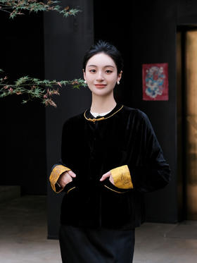 盛唐牡丹| 丝绒拼花香引蝶宋锦袖口外套