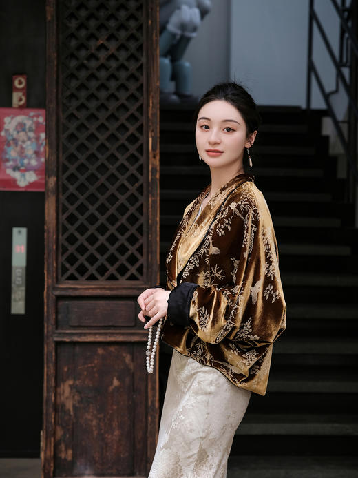 盛唐牡丹| 金棕色喜上眉梢丝绒外套 商品图4