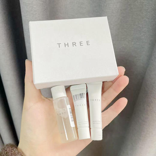 【11.17积分当钱花】日本THREE平衡净白精华液3ml+乳液5ml+化妆水10ml*4套（限25年4月） 商品图1