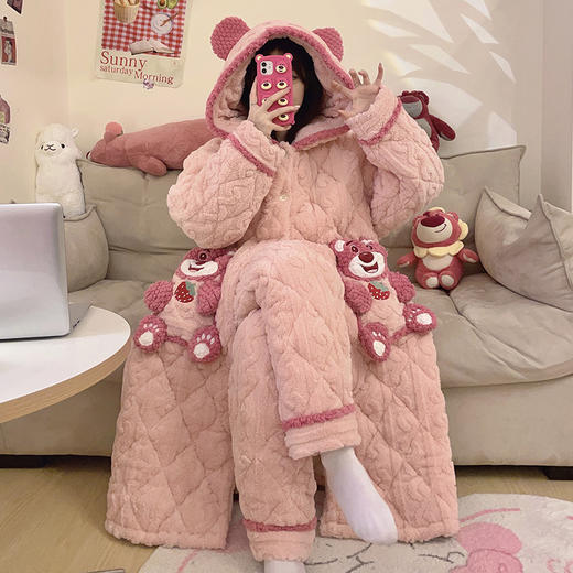 草莓熊睡衣女冬季珊瑚绒三层夹棉加厚加绒冬天保暖长版睡袍家居服 商品图3