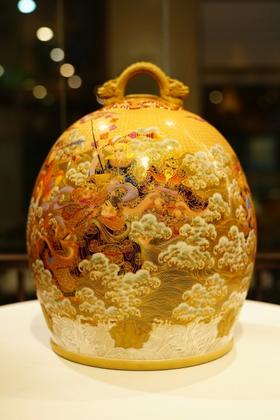 金丝珐琅天官巡游图磐瓶