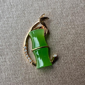 18K玫瑰金和田玉（碧玉）镶钻吊坠--月影凝青竹/竹节7*16mm/苹果绿