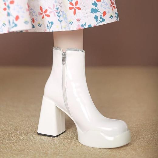 【预售5天】韩版防水台粗跟短靴女真皮气质新款百搭圆头时装高跟靴ZMXY&ZM2458-A 商品图1