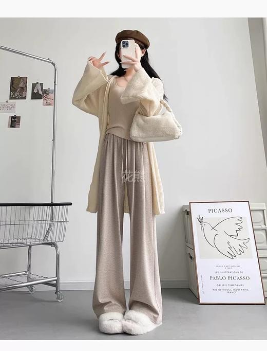 【保暖加厚婴儿绒糯米显瘦抖抖裤】糯叽叽的手感，比针织裤更舒服!内里加了细腻婴儿绒，超柔软，百搭好看抗寒零下，一条过冬，单穿都不会冷 商品图3