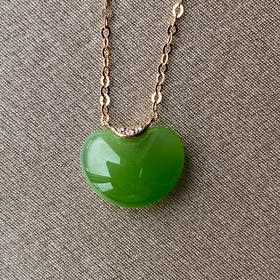 18K玫瑰金和田玉（碧玉）镶钻项链--相思豆/豆形10*13mm/链长40+2cm/苹果绿