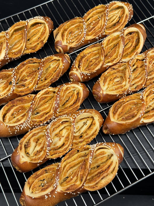 咸蛋黄肉松碱水（12点半后陆续出） 商品图1