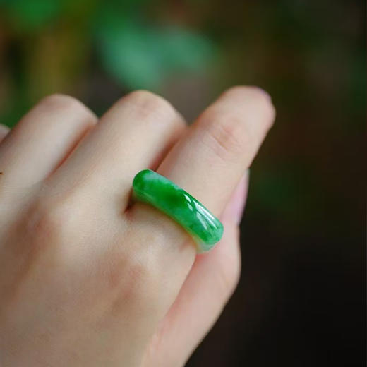 岁月拾遗 冰阳绿老翡翠马鞍戒指 商品图2